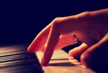 2010年世界杯西班牙的阵型图有什么特点？